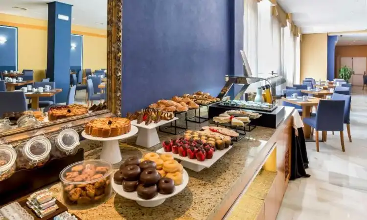 Exe Las Adelfas - Desayuno Buffet