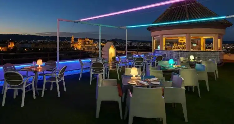 Hotel Hesperia Cordoba - Terraza Hotel Hesperia Cordoba - Terraza